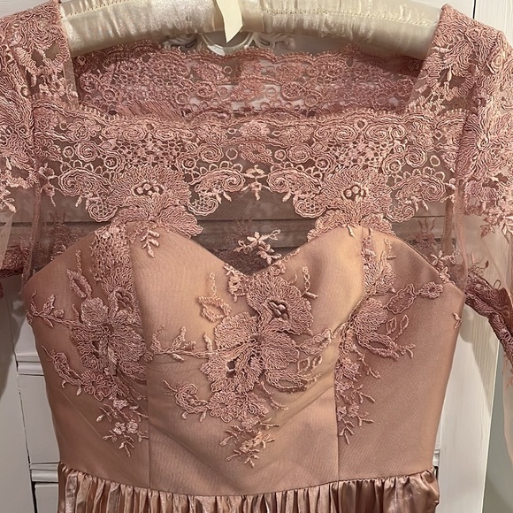 Chi Chi London Dress Like New - Picture 2 of 5